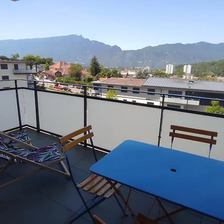 Apartment Comfortable T3 With Terrace And Garage!