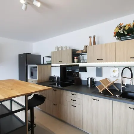 Apartment Comfortable T3 With Terrace And Garage! *