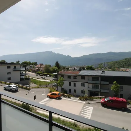 Comfortable T3 With Terrace And Garage! *