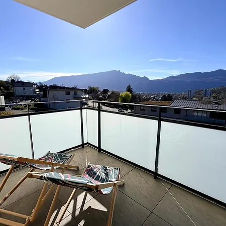 Comfortable T3 With Terrace And Garage! Lejlighed *