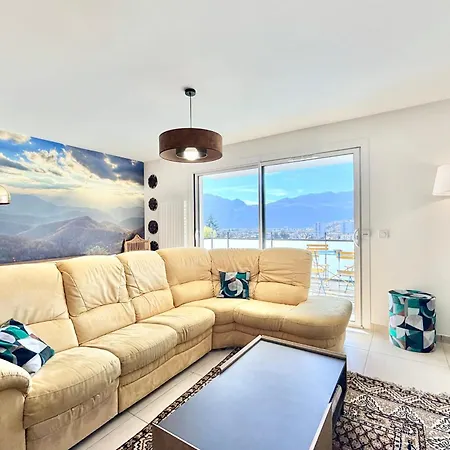 Comfortable T3 With Terrace And Garage! Lejlighed *